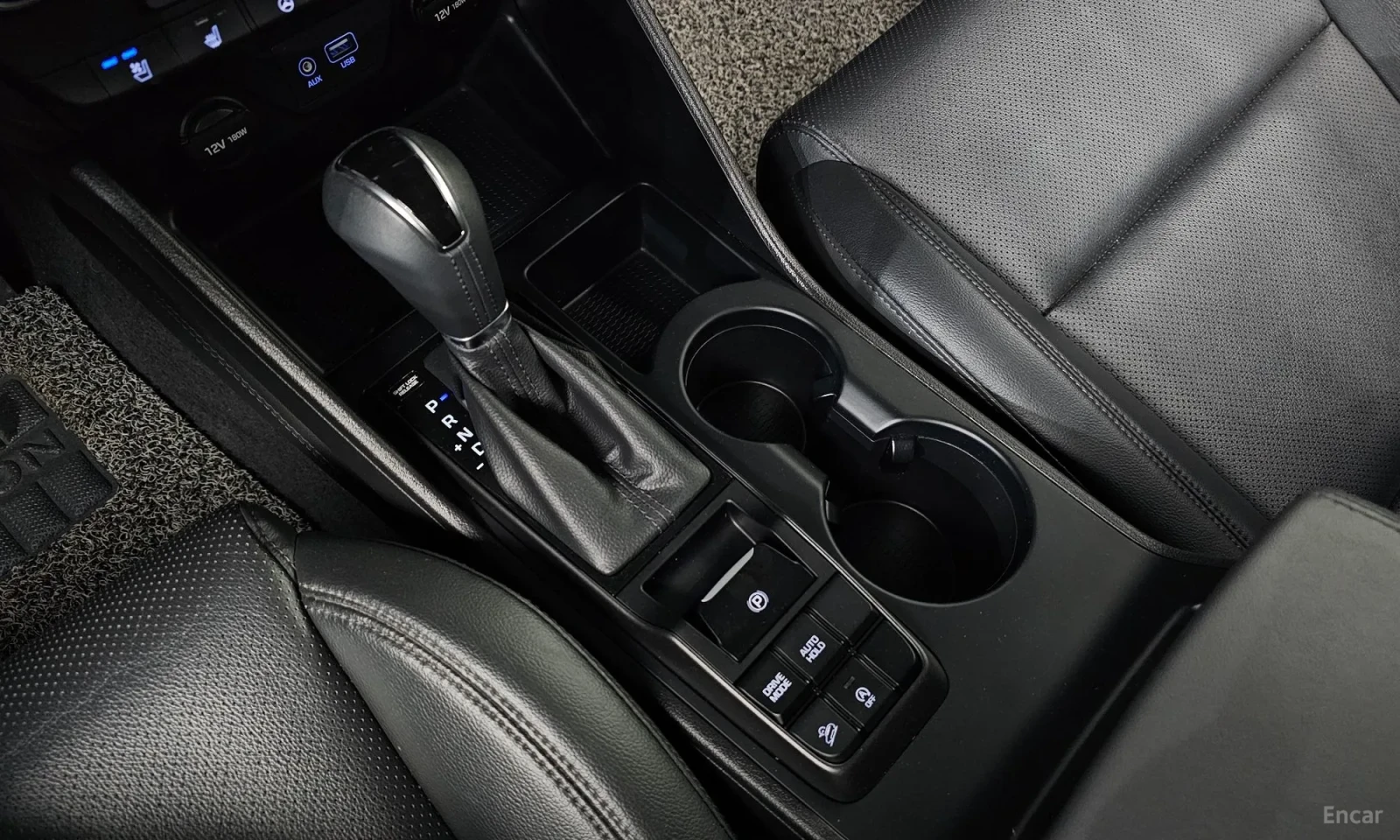Hyundai Tucson, снимка 9 - Автомобили и джипове - 55193411
