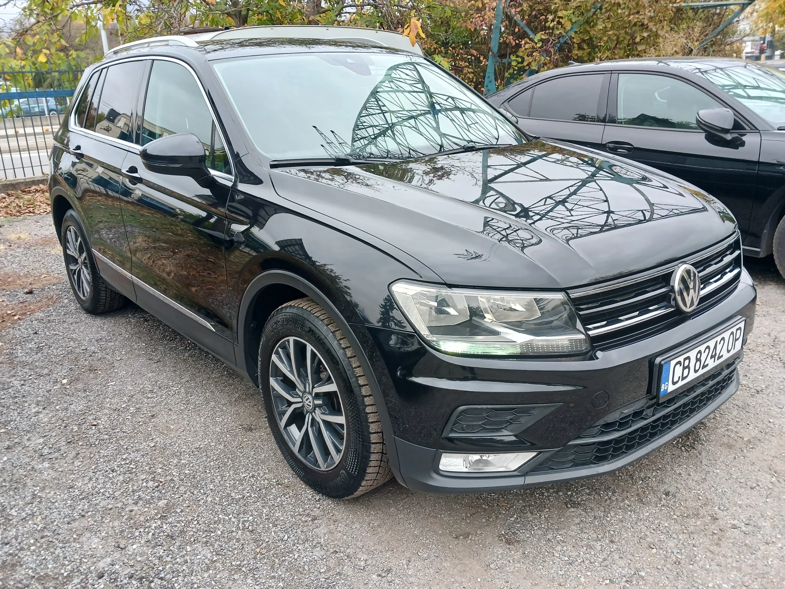 VW Tiguan 2.0 TDI, снимка 3 - Автомобили и джипове - 56730314