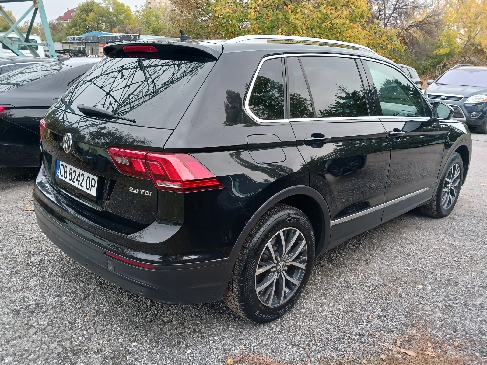 VW Tiguan 2.0 TDI, снимка 4 - Автомобили и джипове - 56730314