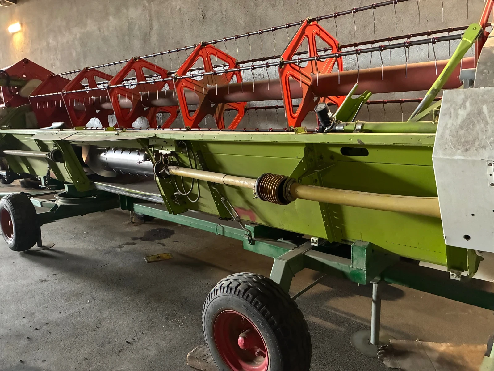 Комбайн Claas Mega-360, снимка 13 - Селскостопанска техника - 54580788