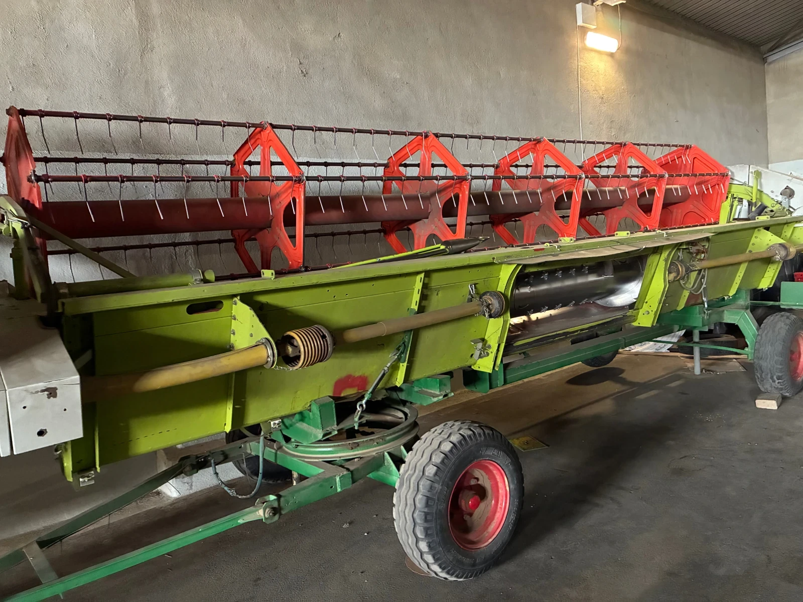 Комбайн Claas Mega-360, снимка 11 - Селскостопанска техника - 54580788