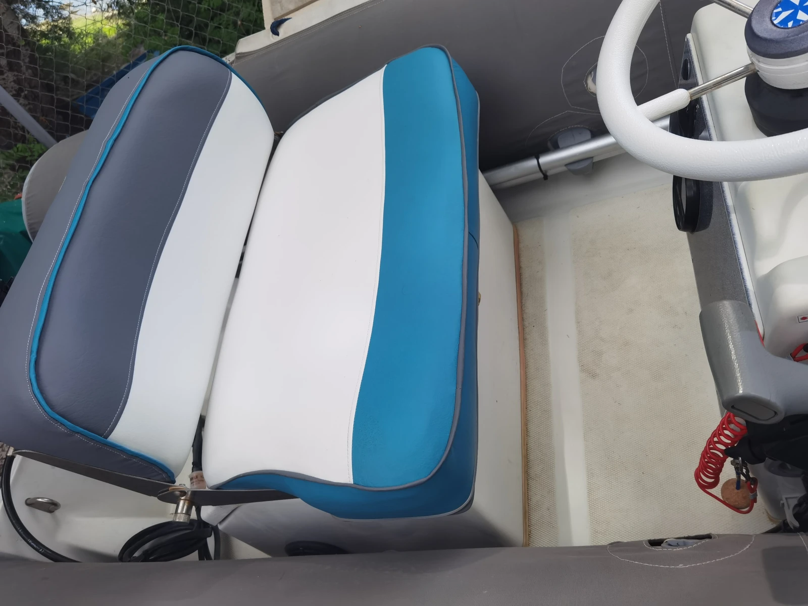 Надуваема лодка Lomac 350LX, снимка 5 - Воден транспорт - 54887737