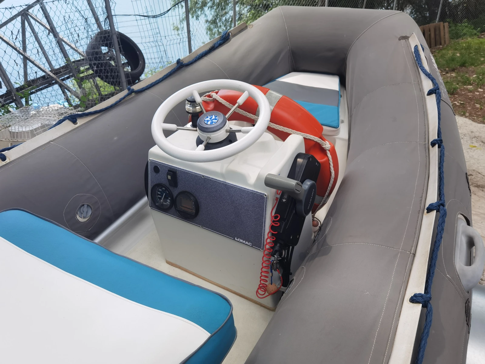 Надуваема лодка Lomac 350LX, снимка 7 - Воден транспорт - 54887737