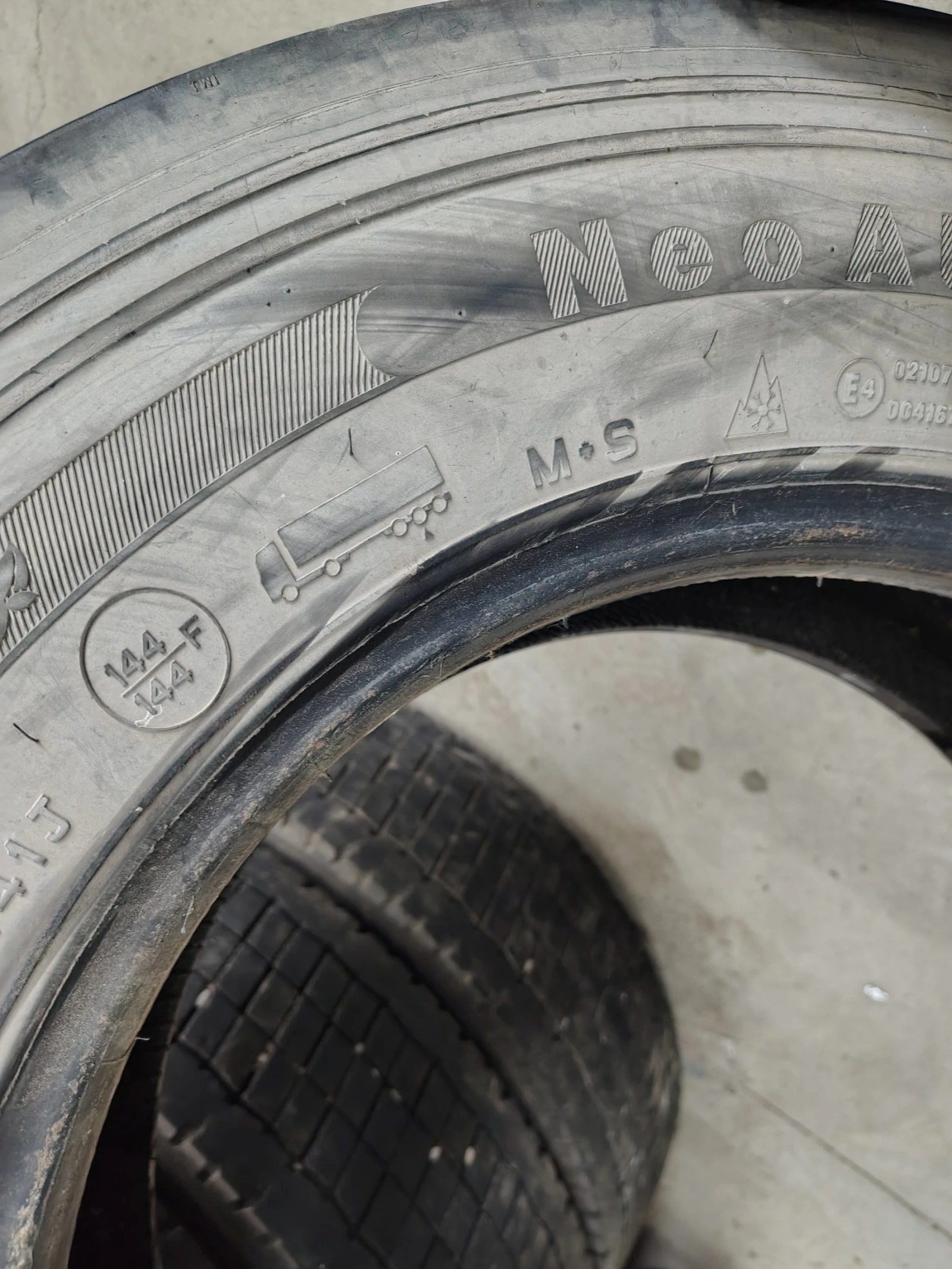 Гуми Всесезонни 235/75R17.5, снимка 5 - Гуми и джанти - 55843754