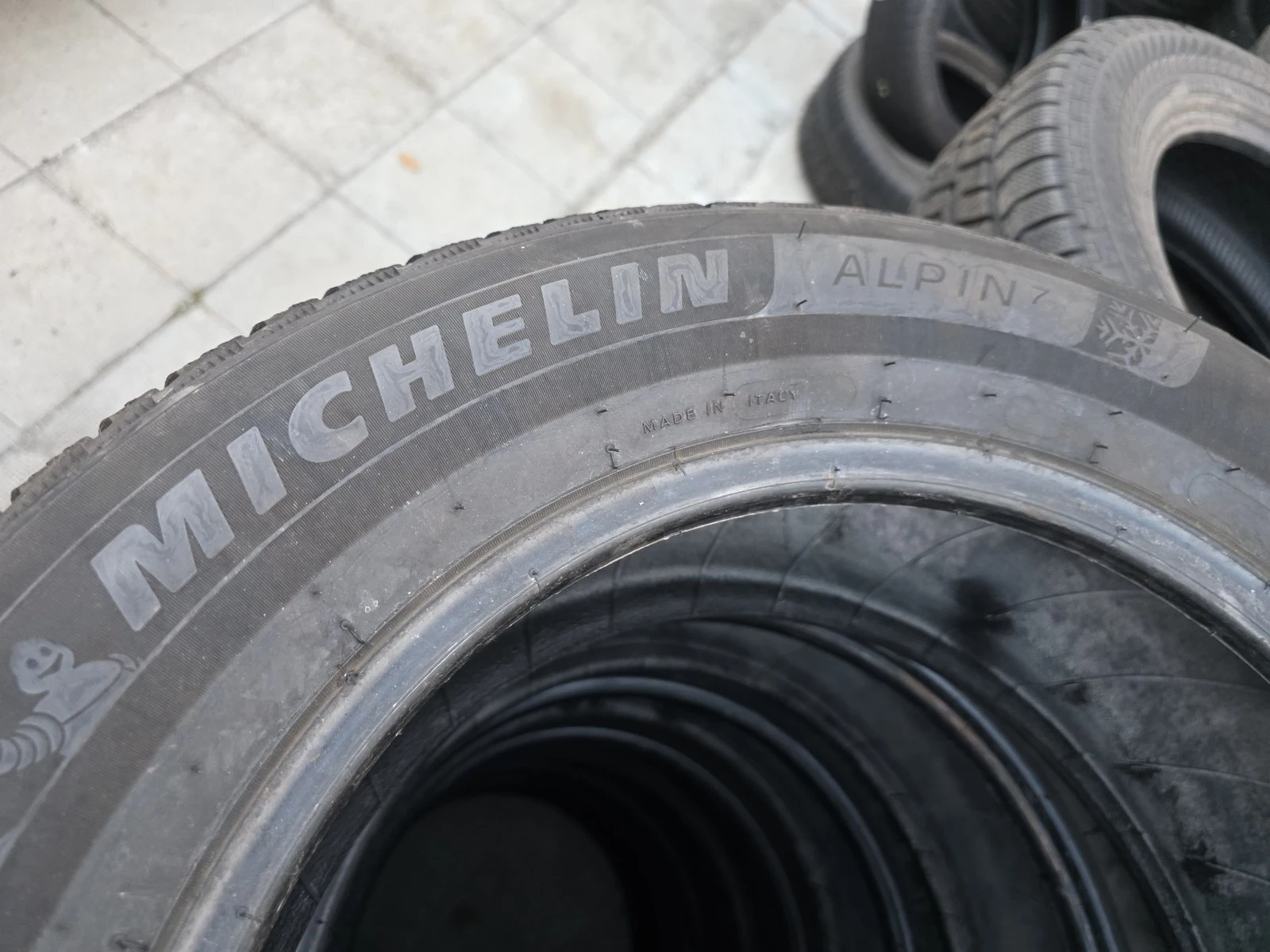 Гуми Зимни 215/60R16, снимка 2 - Гуми и джанти - 56663209