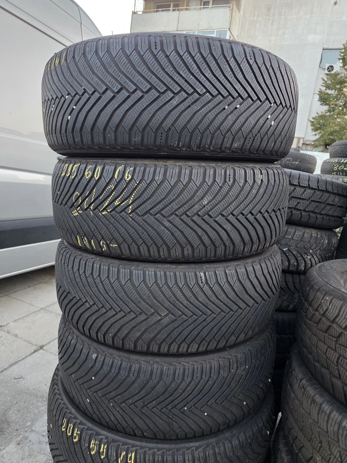 Гуми Зимни 215/60R16, снимка 7 - Гуми и джанти - 56663209