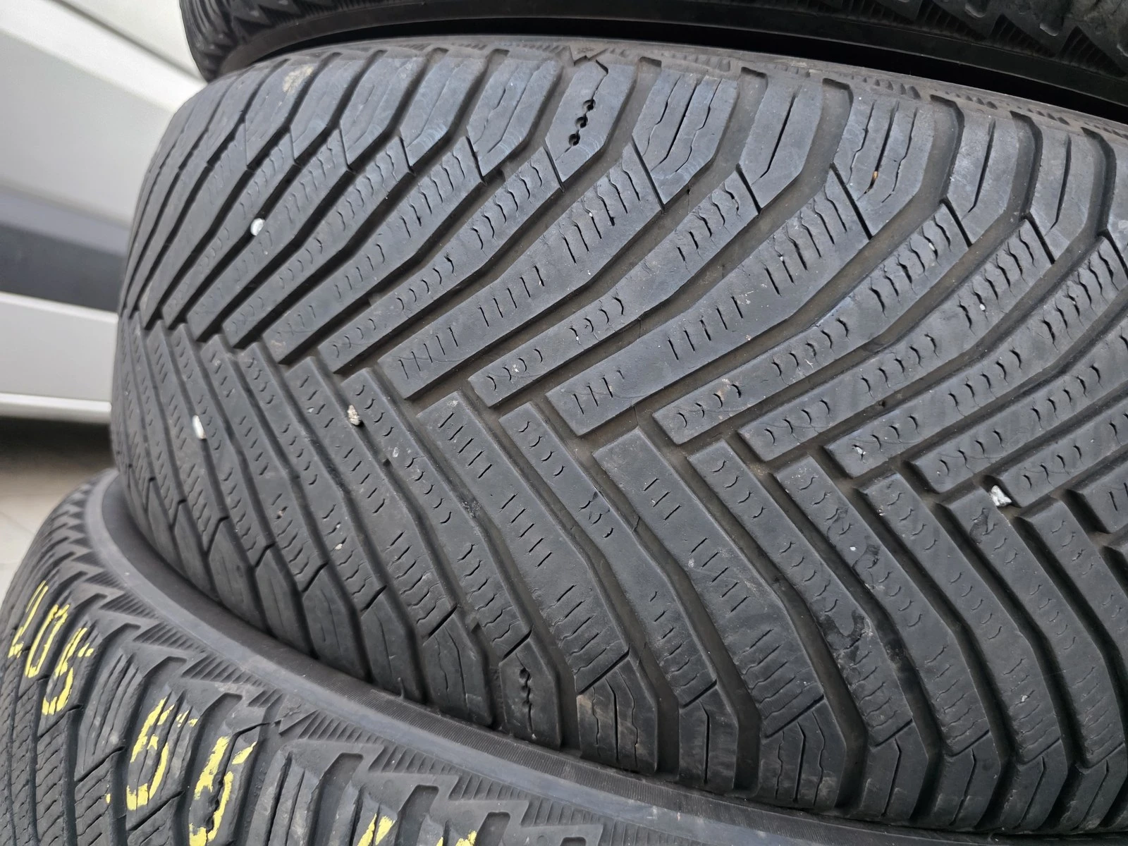 Гуми Зимни 215/60R16, снимка 6 - Гуми и джанти - 56663209