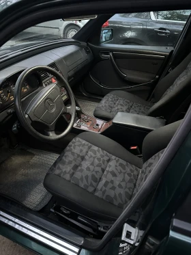 Mercedes-Benz C 180 Газ-Бензин, снимка 16
