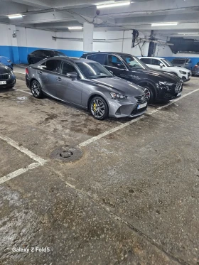 ����� �� �������� �� Lexus IS 300
