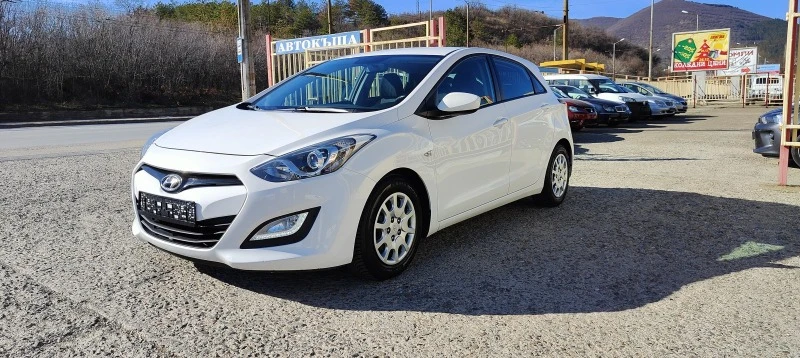 Hyundai I30 CRDI-15г, снимка 3 - Автомобили и джипове - 44447417