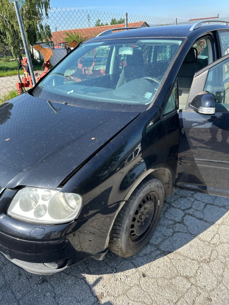 VW Touran DSG Bkd теглич, снимка 4 - Автомобили и джипове - 45935166