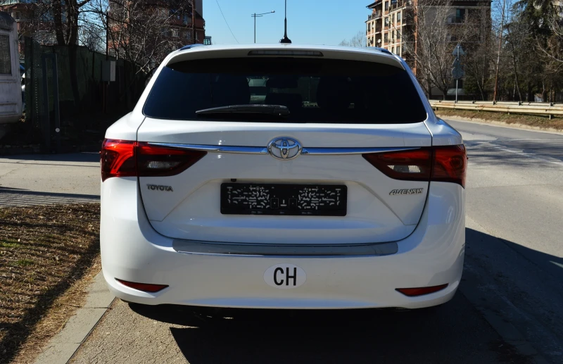 Toyota Avensis 2.0i PANORAMA FULL ШВЕЙЦАРИЯ, снимка 5 - Автомобили и джипове - 49431725