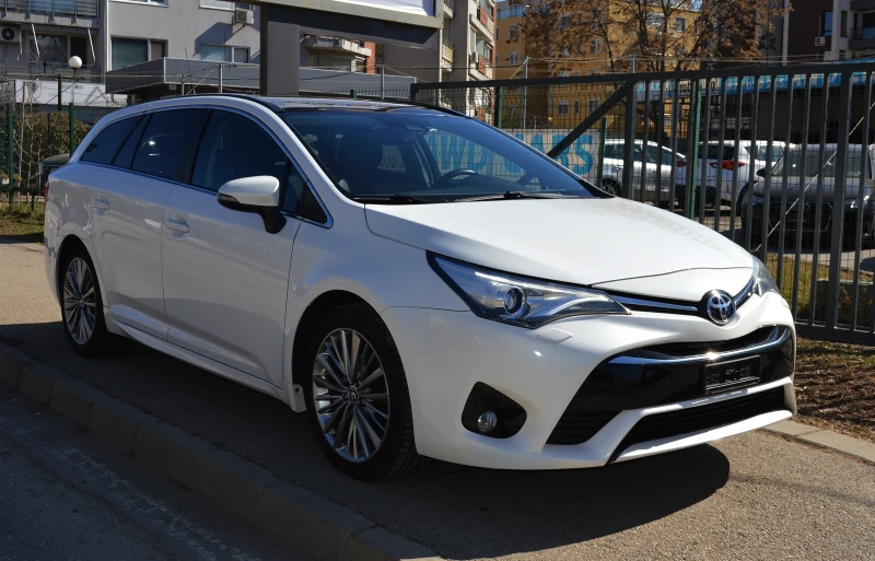 Toyota Avensis 2.0i PANORAMA FULL ШВЕЙЦАРИЯ, снимка 3 - Автомобили и джипове - 49431725