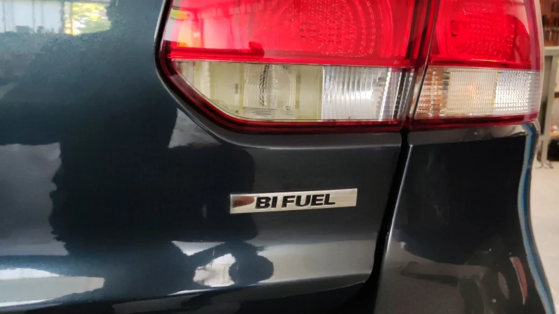 VW Golf BIFUEL, снимка 10 - Автомобили и джипове - 49494181