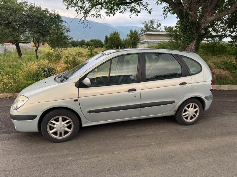 Renault Scenic, снимка 2 - Автомобили и джипове - 50674191