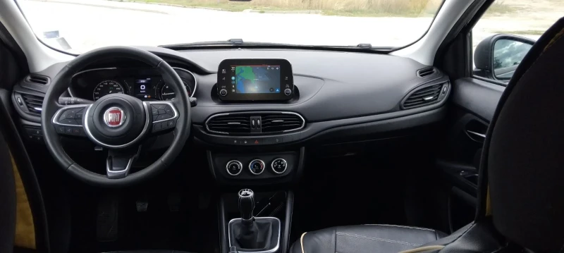 Fiat Tipo CROSS Turbo, снимка 3 - Автомобили и джипове - 53064378