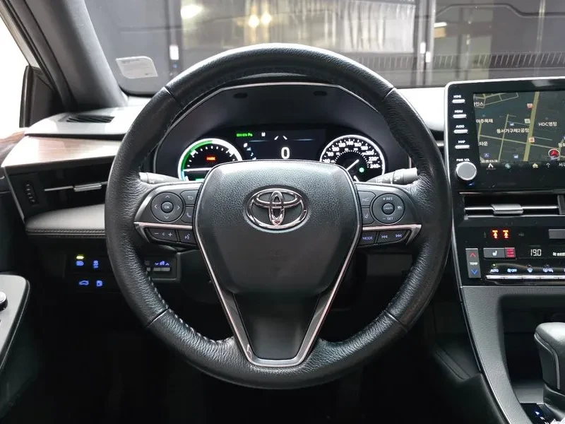 Toyota Avalon 2.5 Хибрид, снимка 4 - Автомобили и джипове - 55739335