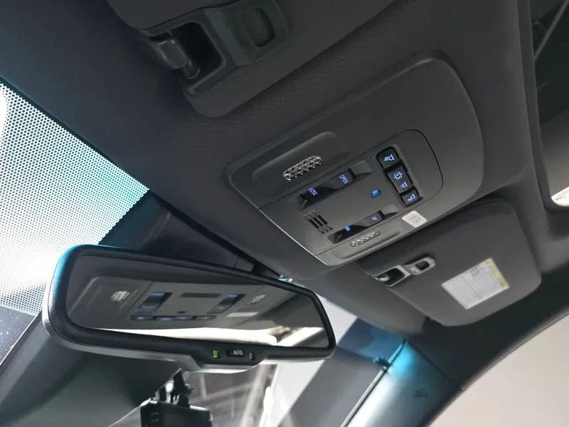 Toyota Avalon 2.5 Хибрид, снимка 12 - Автомобили и джипове - 55739335