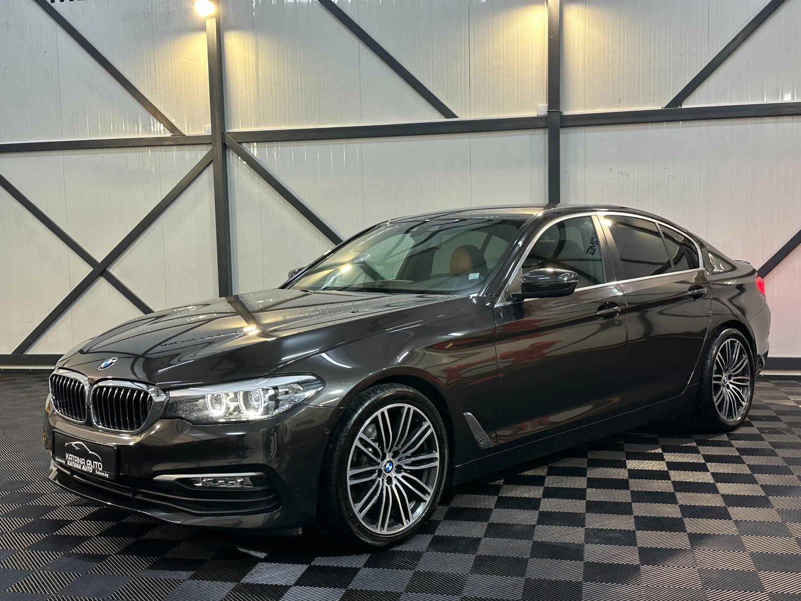 BMW 520 ПОДГРЕВ* САМОПАРКИРАНЕ* CARPLAY* КАМЕРА