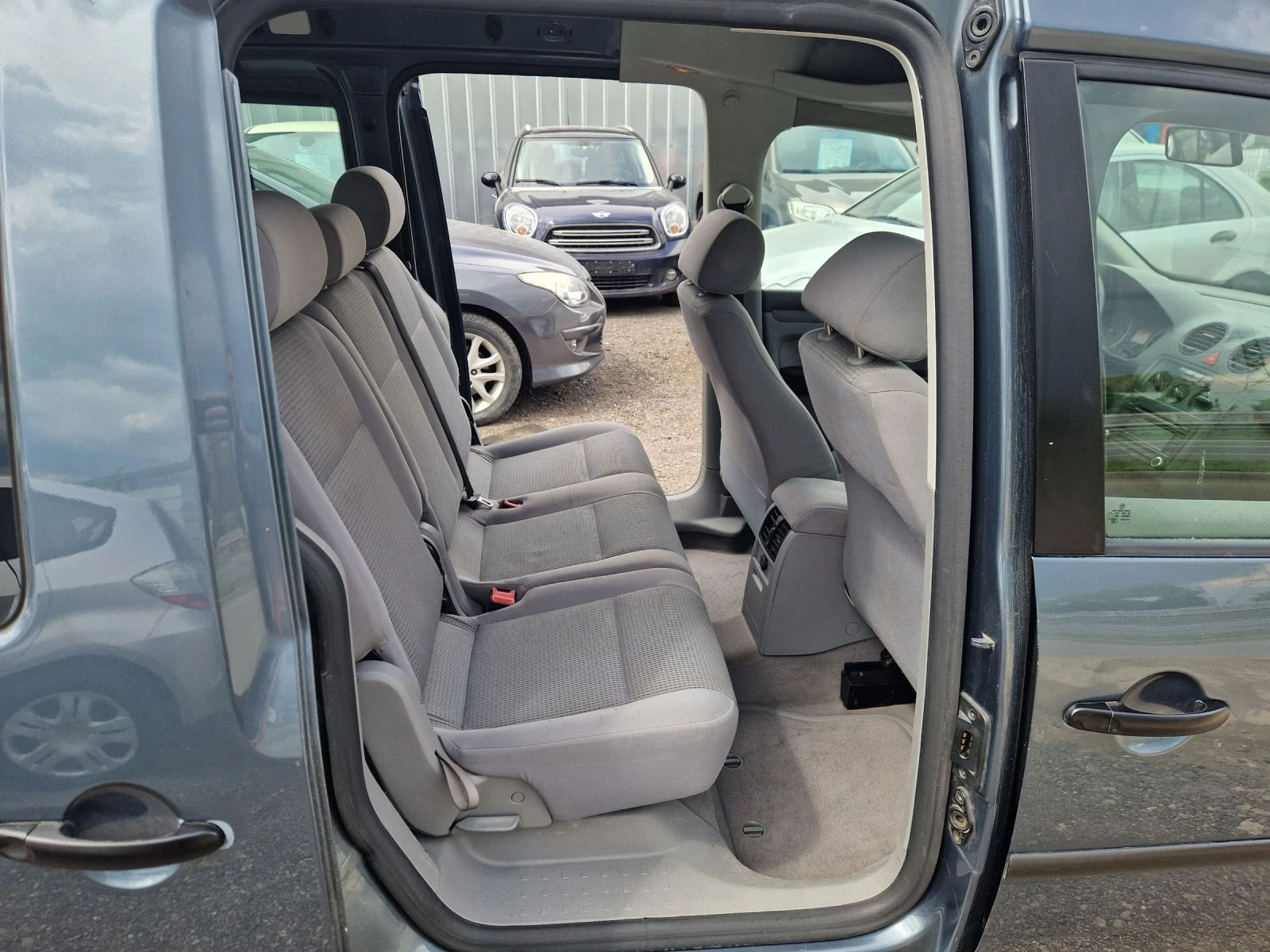 VW Caddy 1.9TDI 105PS.LIFE ITALIA - изображение 10