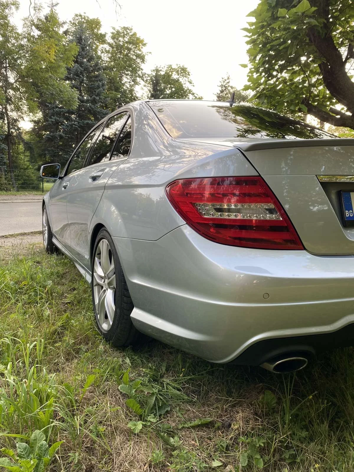 Mercedes-Benz C 250 Седан - изображение 4