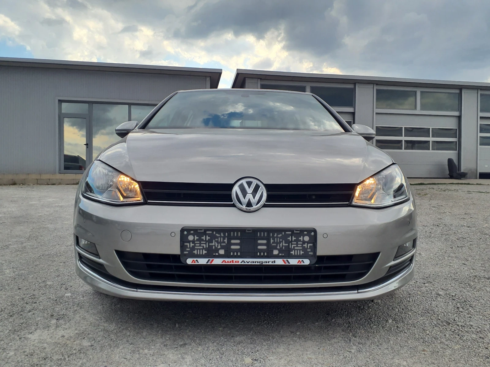 VW Golf 1.4 TSI AUTOMAT-NOVA 100X KM - изображение 5