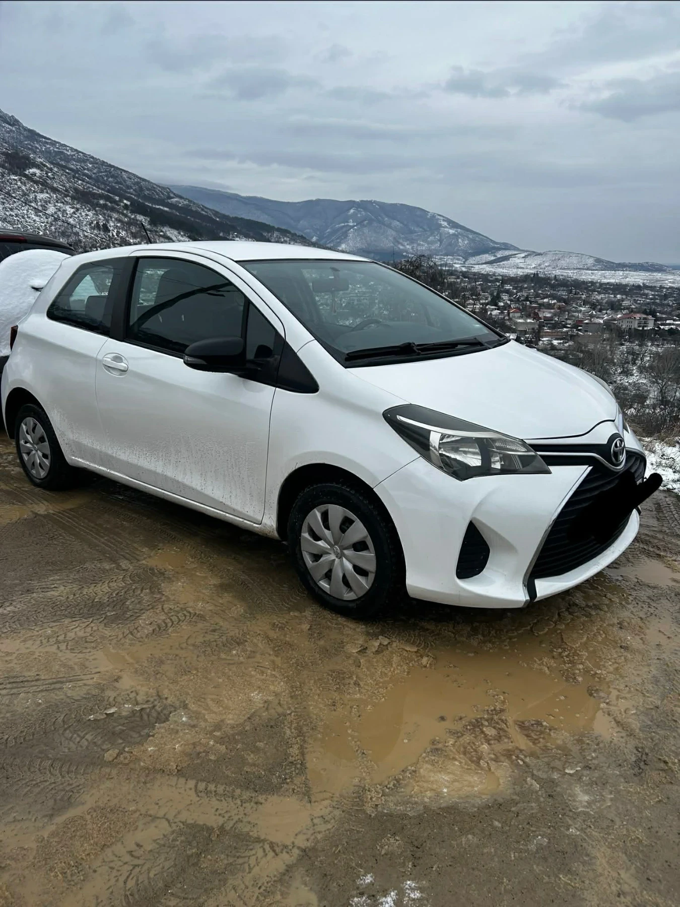 Toyota Yaris  - изображение 4