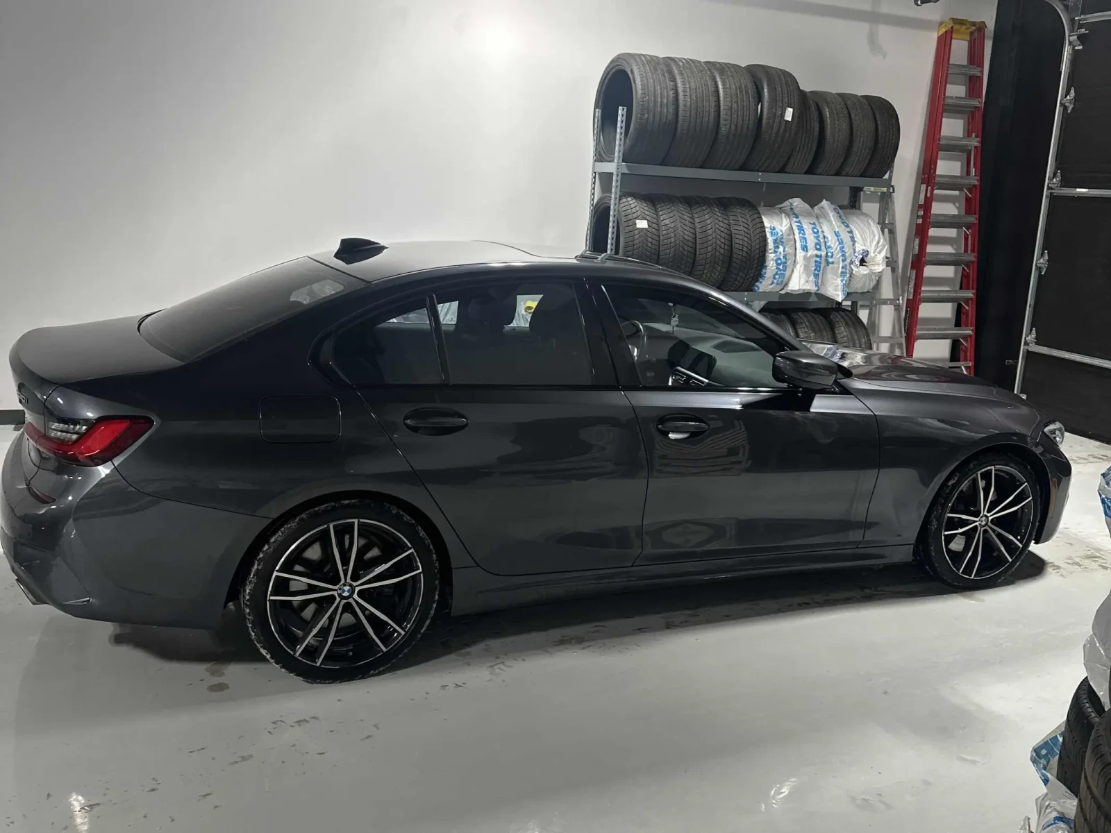 BMW 330 2.0L 4cyl AWD - изображение 2