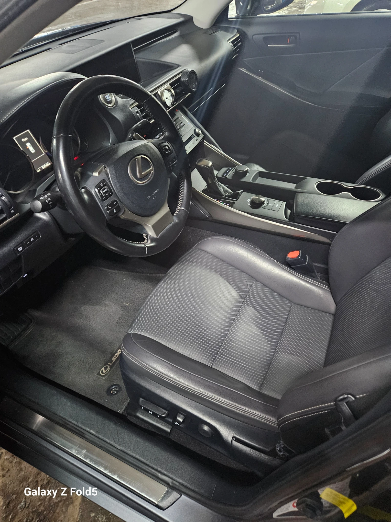 Lexus IS 300, снимка 4 - Автомобили и джипове - 54193901