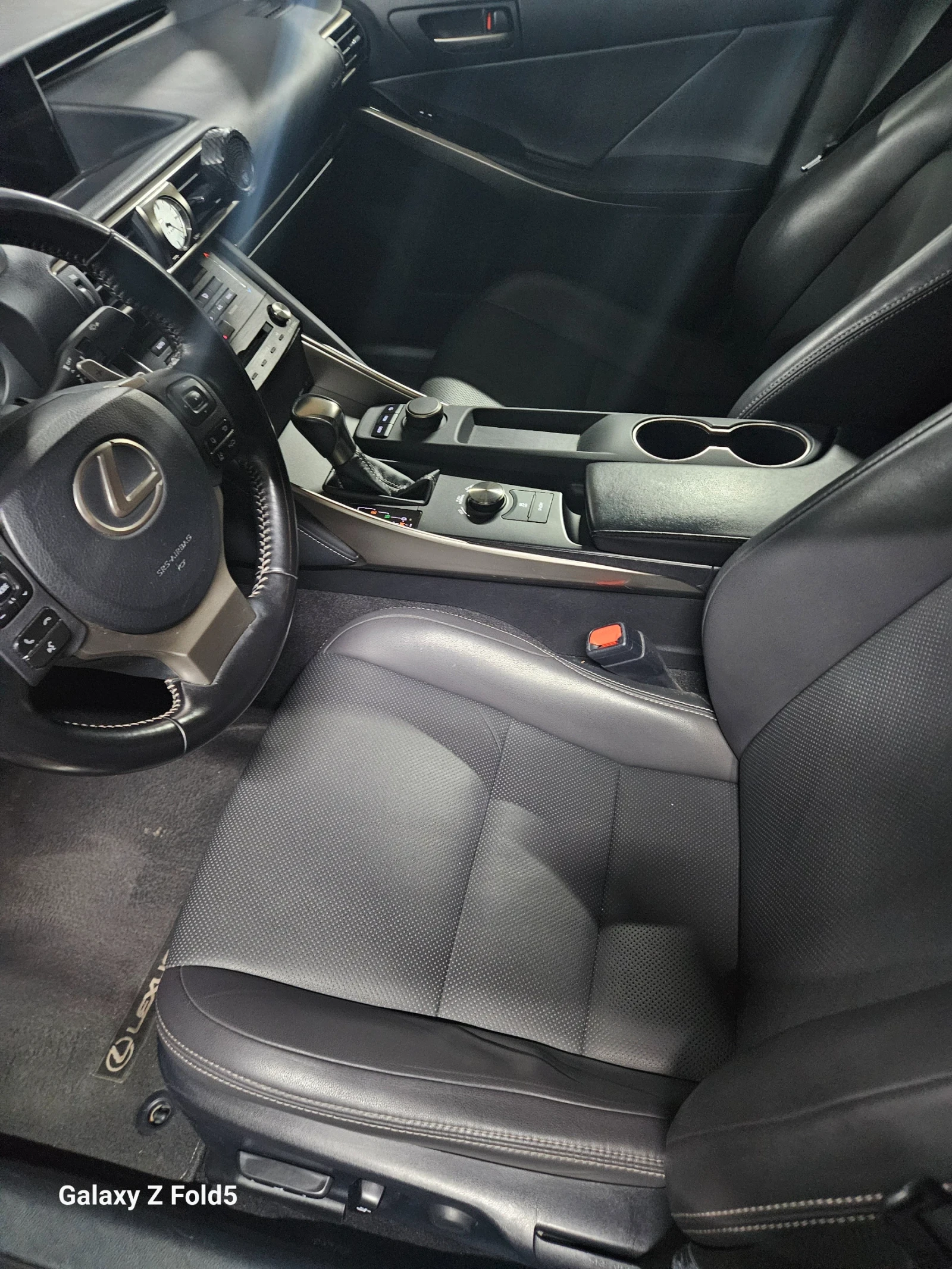 Lexus IS 300, снимка 5 - Автомобили и джипове - 54193901