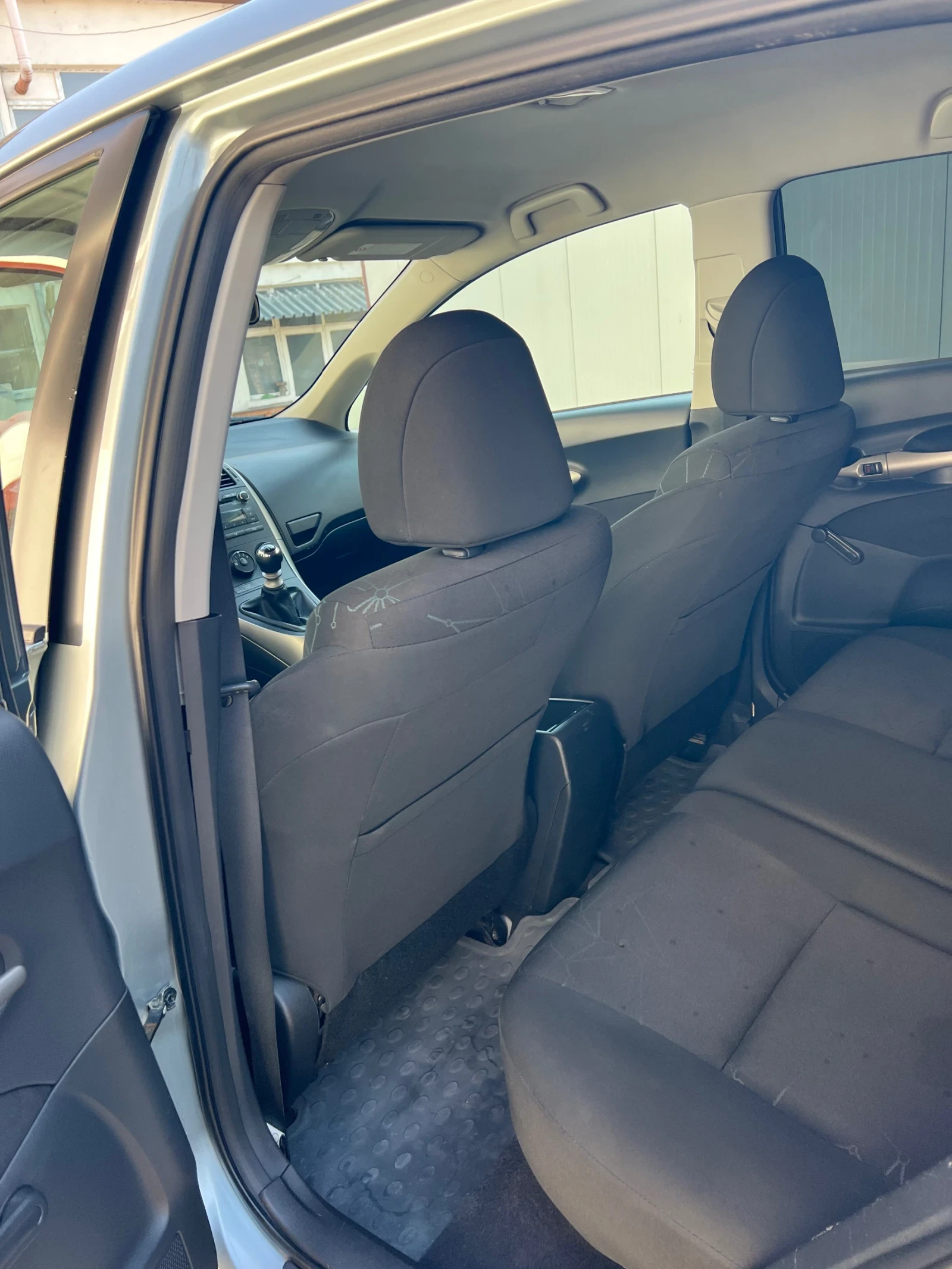 Toyota Auris 1400, снимка 6 - Автомобили и джипове - 54091226