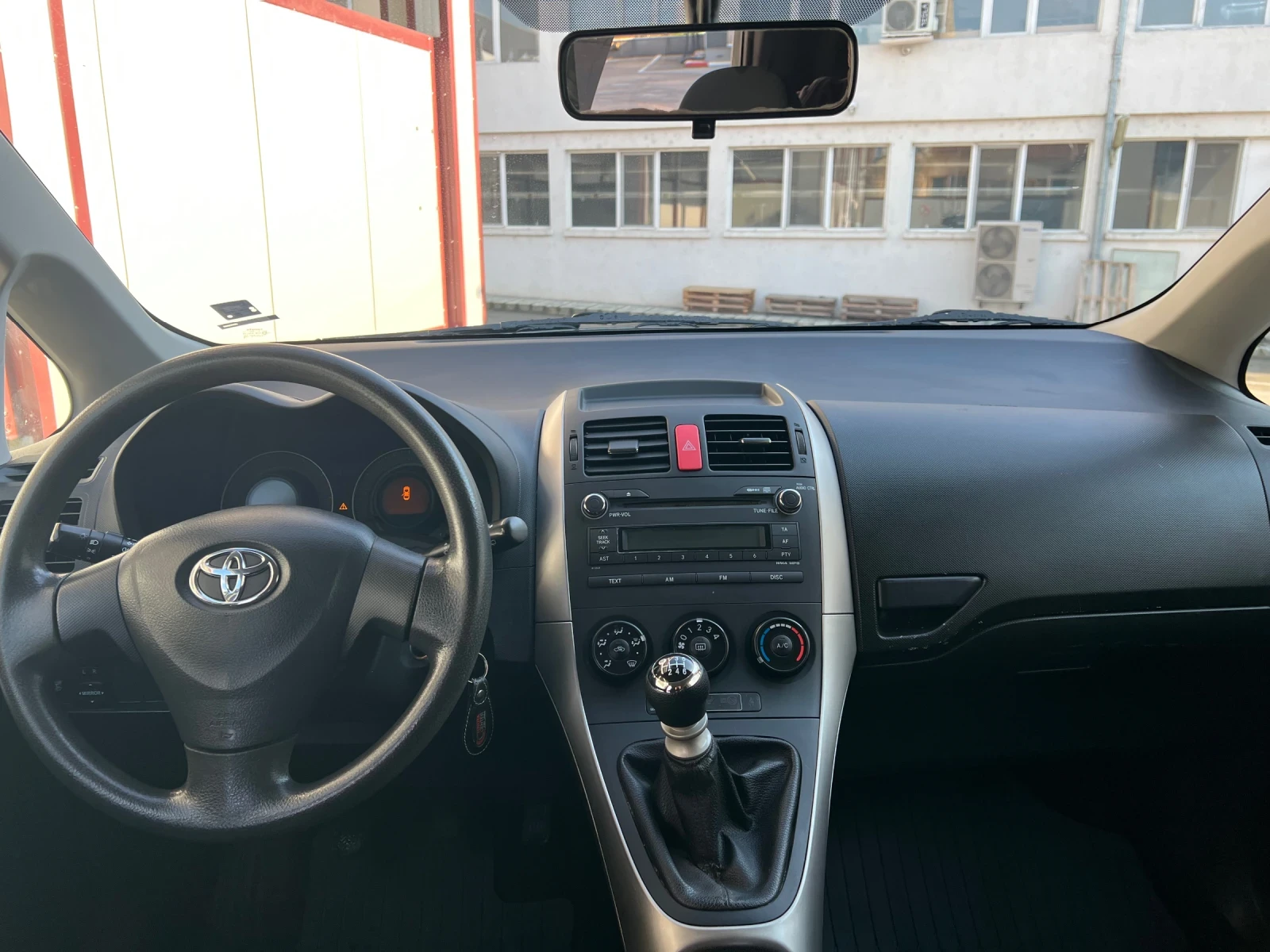 Toyota Auris 1400, снимка 10 - Автомобили и джипове - 54091226