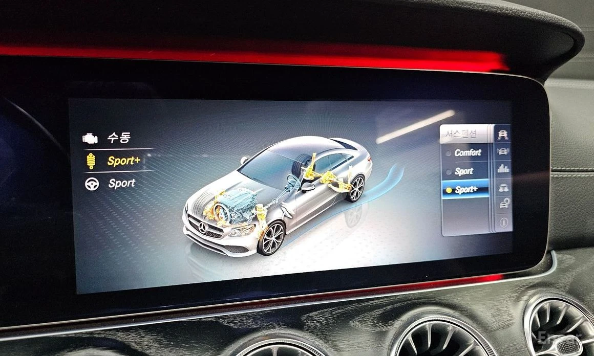 Mercedes-Benz E 220 Coupe* AMG PACK* BURMESTER* HEAD-UP* DISTRONIC* , снимка 13 - Автомобили и джипове - 54217464