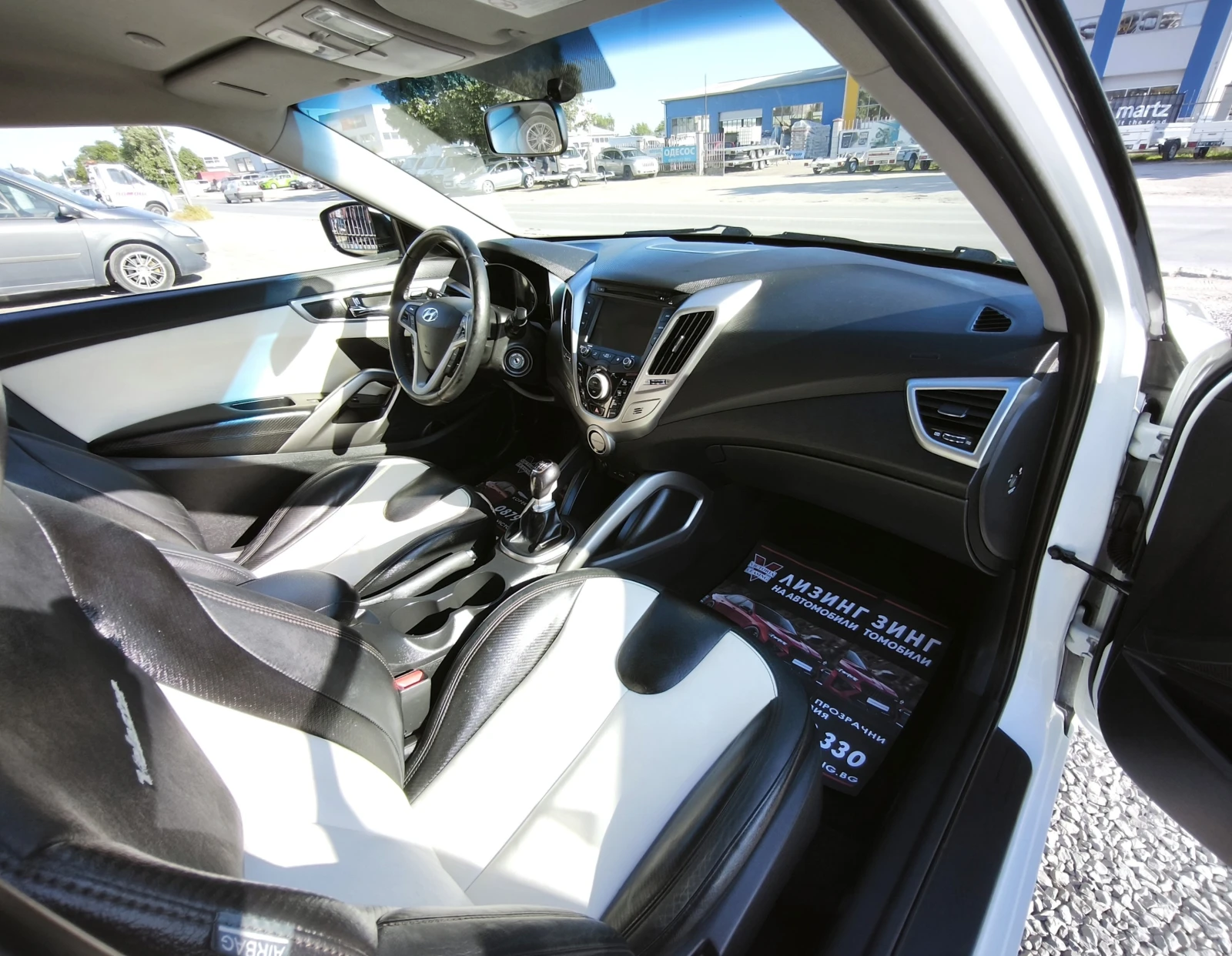 Hyundai Veloster  1.6i EURO5-LED-NAVI, снимка 10 - Автомобили и джипове - 54753574