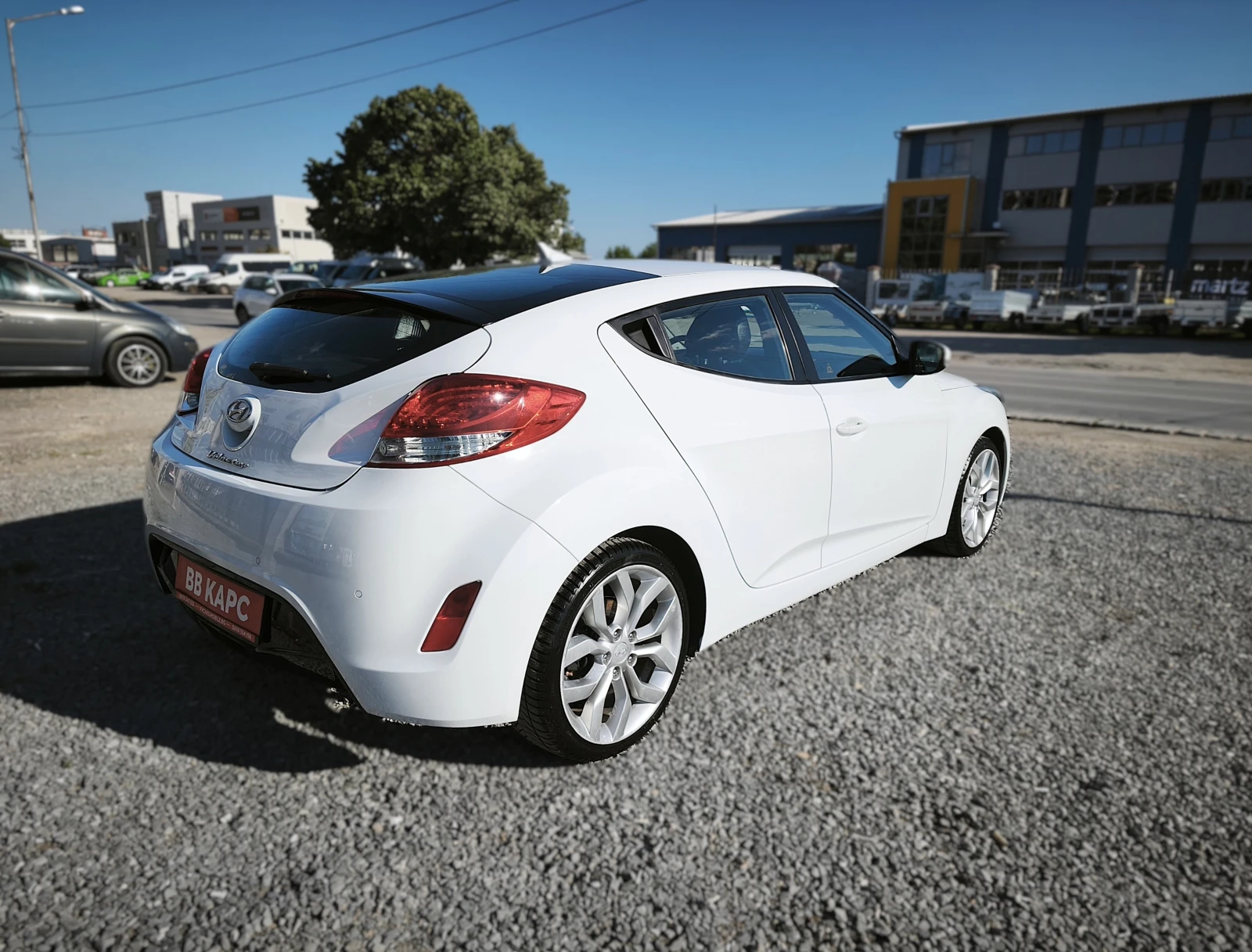 Hyundai Veloster  1.6i EURO5-LED-NAVI, снимка 4 - Автомобили и джипове - 54753574
