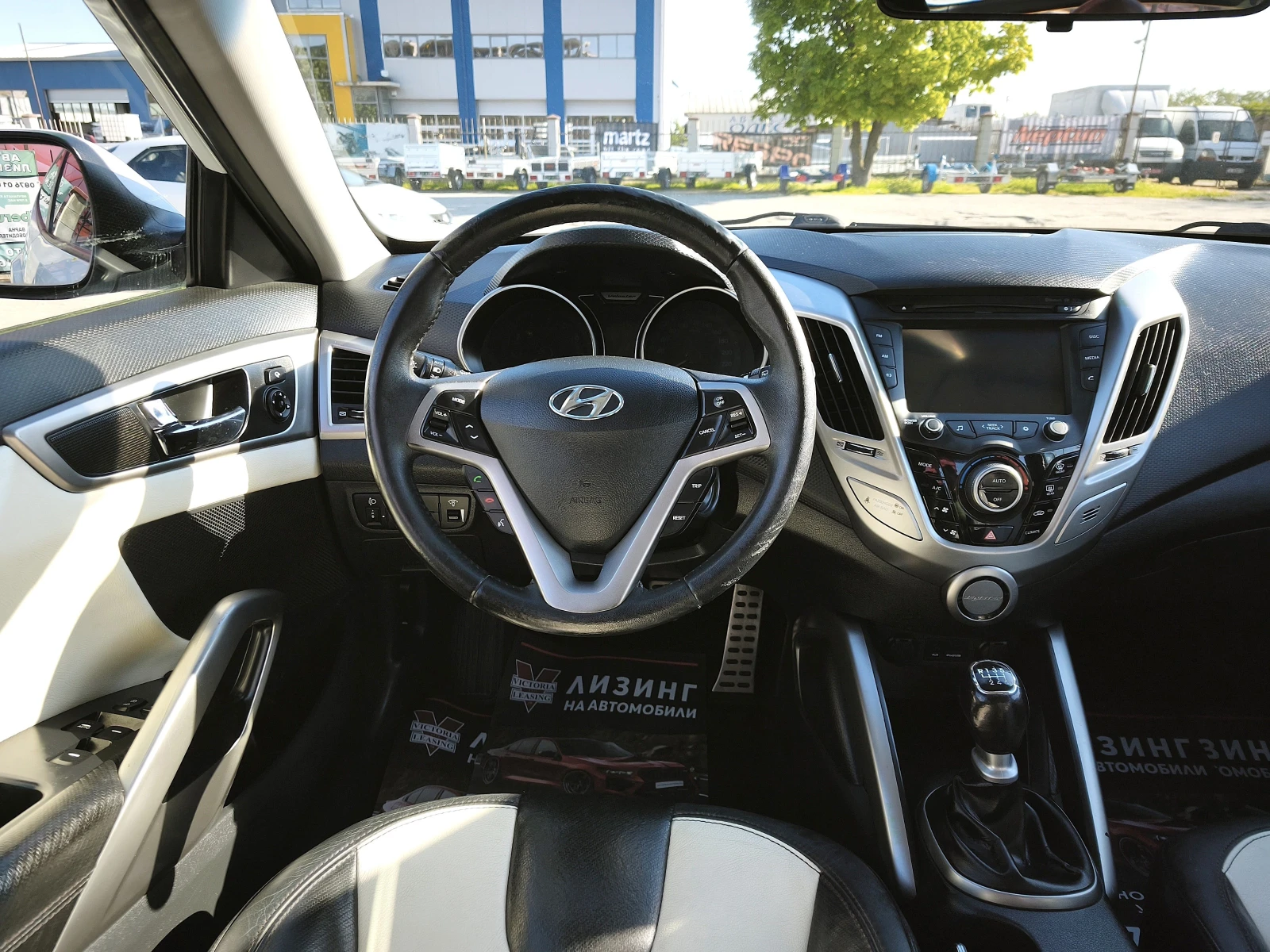 Hyundai Veloster  1.6i EURO5-LED-NAVI, снимка 16 - Автомобили и джипове - 54753574