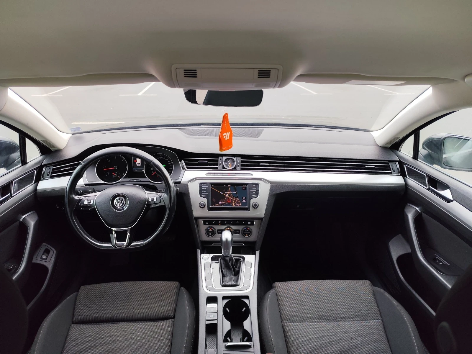 VW Passat 2.0 150 k.c DSG, снимка 11 - Автомобили и джипове - 54805455