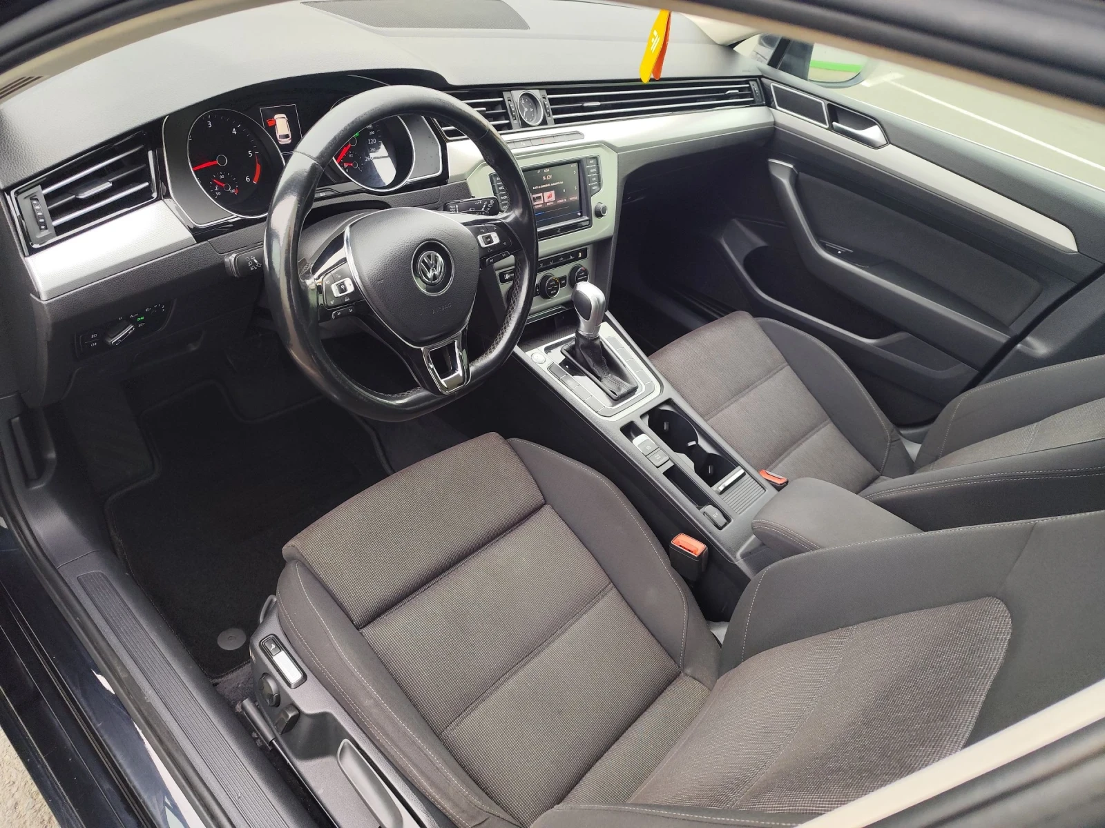 VW Passat 2.0 150 k.c DSG, снимка 8 - Автомобили и джипове - 54805455