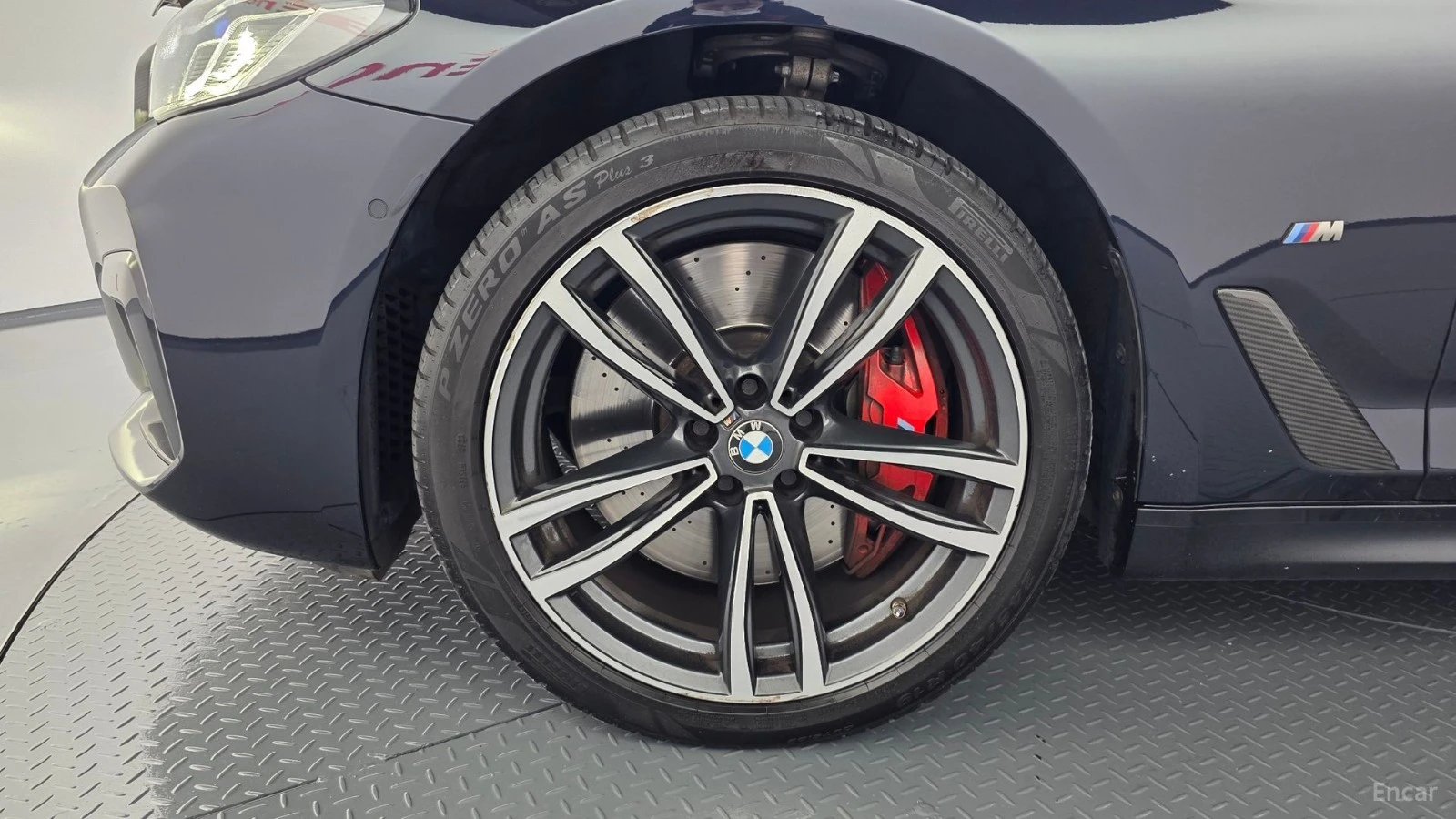 BMW 530 Xi* M-SPORT* ПОДГРЕВ* ОБДУХВАНЕ* ШИБИДАХ* 360* HUD, снимка 5 - Автомобили и джипове - 55485432