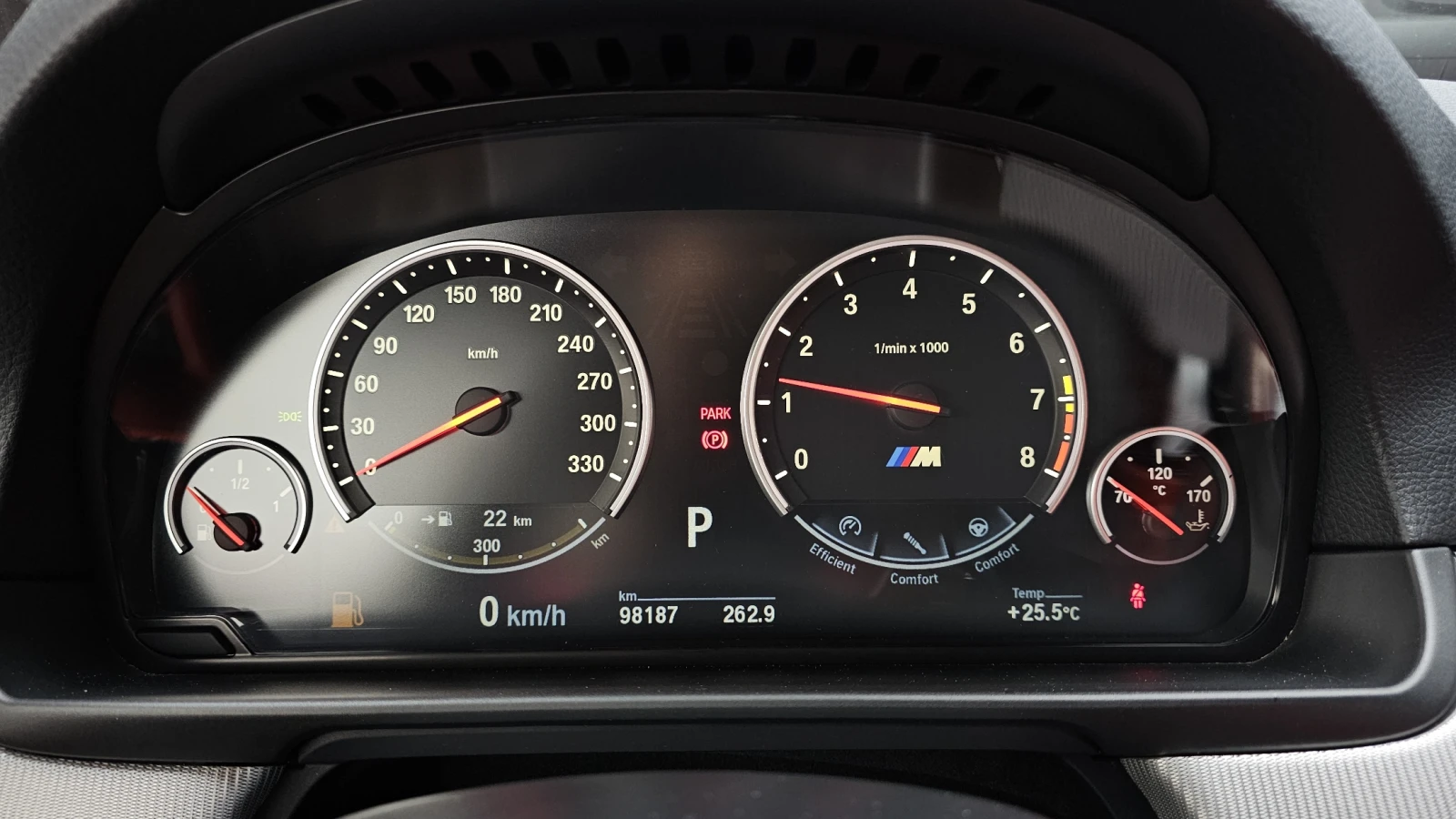 BMW M5 360* SOFT CLOSE* HUD* ЕЛ. БАГАЖНИК* КРАЙНА ЦЕНА, снимка 8 - Автомобили и джипове - 55496072