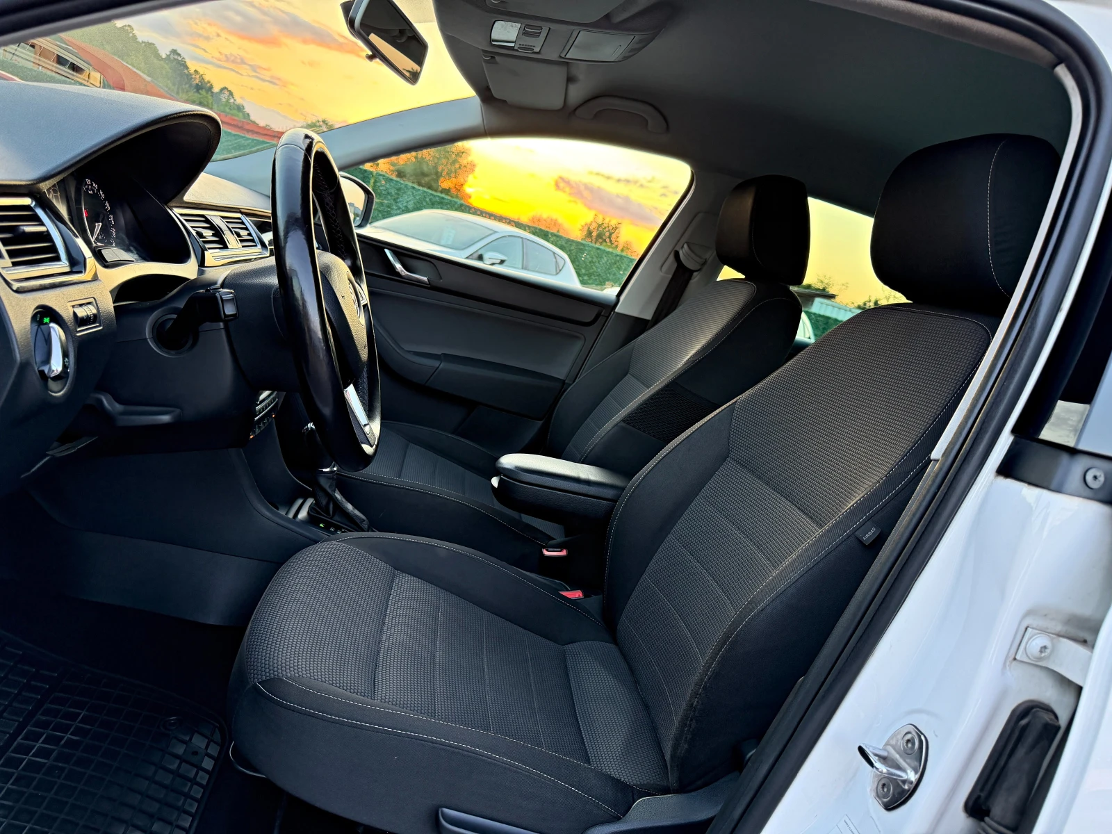 Skoda Rapid Автоматик DSG 1.4 122кс Подгрев, снимка 7 - Автомобили и джипове - 55671302