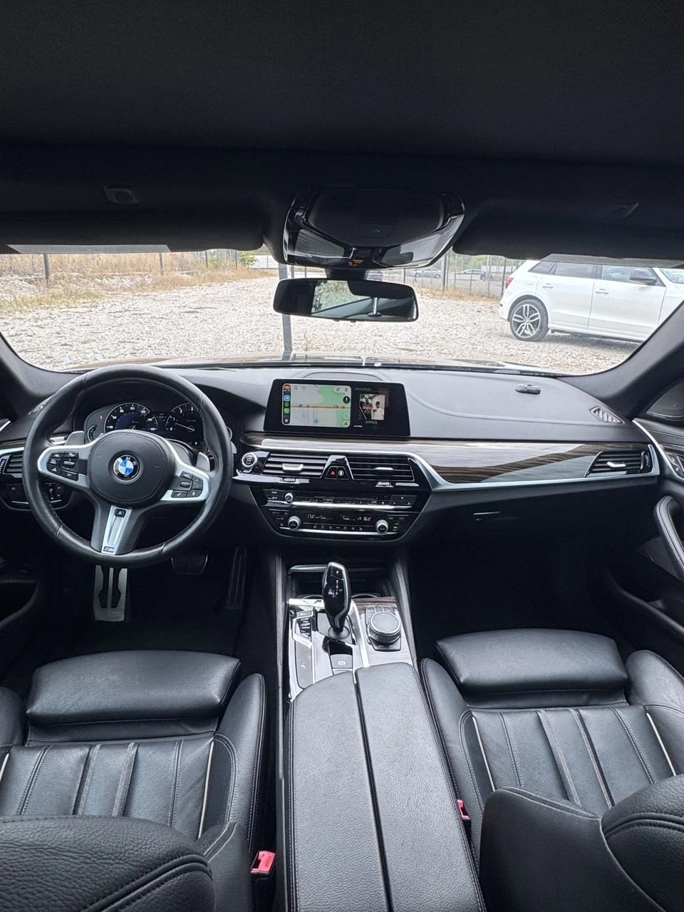 BMW 540 i X-drive* M-packet* Applecarplay* Distronic, снимка 12 - Автомобили и джипове - 56111978