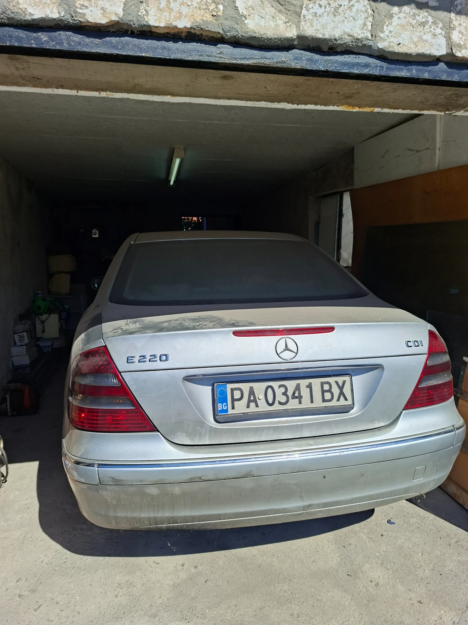 Mercedes-Benz E 220, снимка 3 - Автомобили и джипове - 56121009