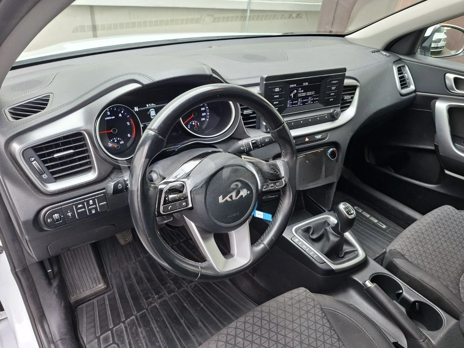 Kia Ceed, снимка 4 - Автомобили и джипове - 56554844