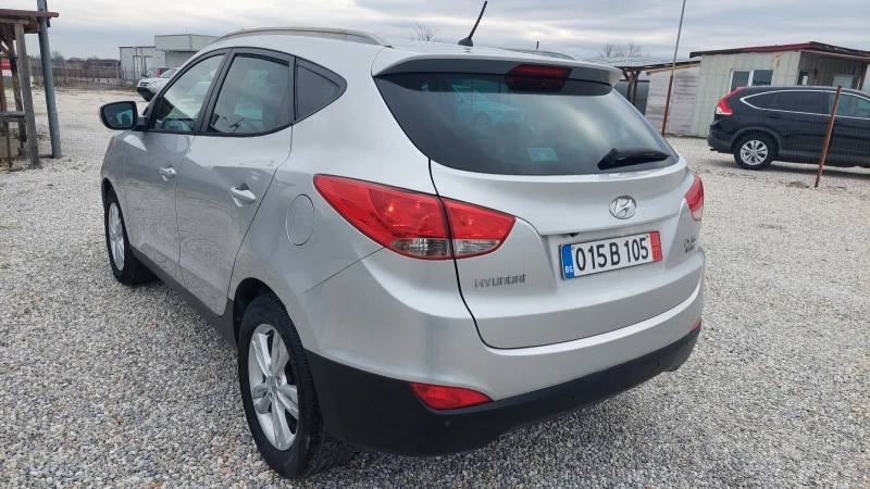 Hyundai IX35 1.7FULL ЕКСТРИ, снимка 6 - Автомобили и джипове - 48480489