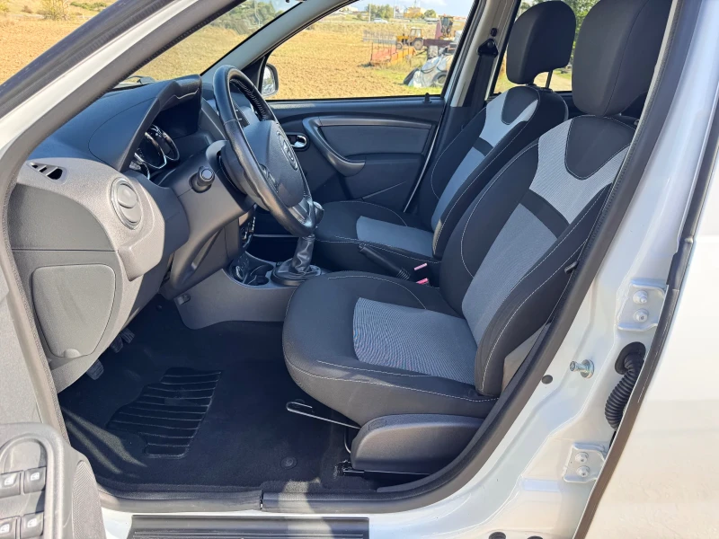 Dacia Duster 1.5DCI/4x4/PRESTIGE, снимка 8 - Автомобили и джипове - 52101512