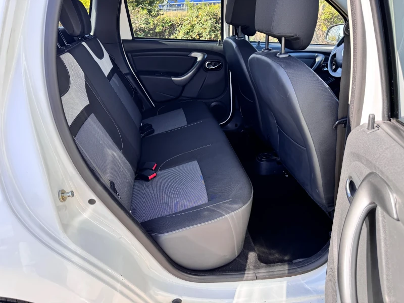 Dacia Duster 1.5DCI/4x4/PRESTIGE, снимка 12 - Автомобили и джипове - 52101512