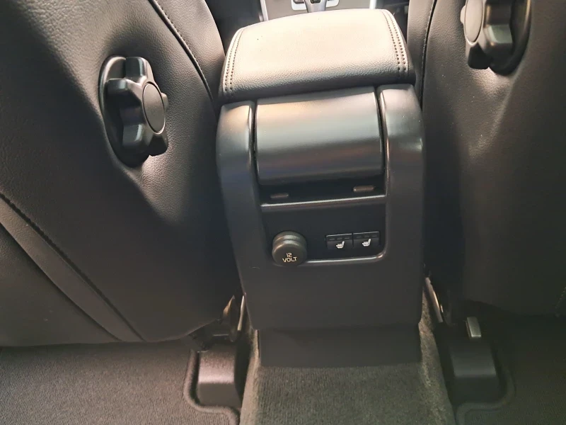 Volvo XC60 3.2 AWD 125000км, снимка 17 - Автомобили и джипове - 54706677