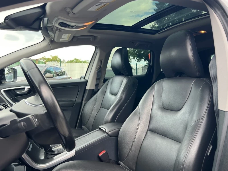 Volvo XC60 3.2 AWD 125000км, снимка 15 - Автомобили и джипове - 54706677