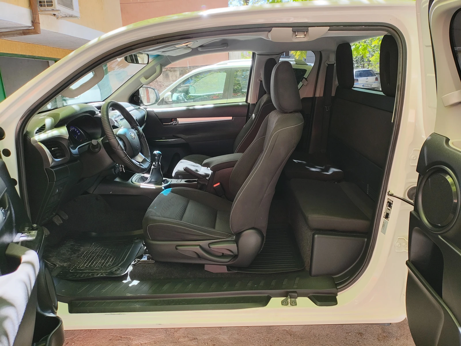 Toyota Hilux 2.4 D4D 6MT Comford - изображение 9